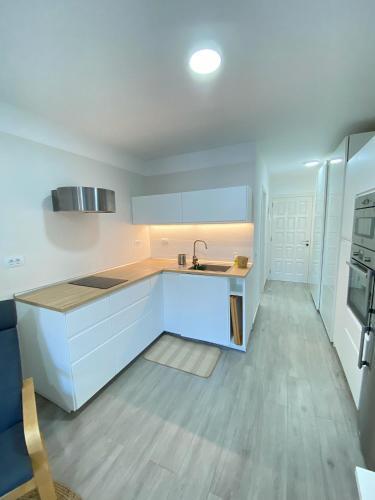 Apartamento Estudio En Los Cristianos. Ubicaci�n Ideal.