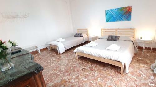 Hostal Apulian Central Apartment - Bari Centro