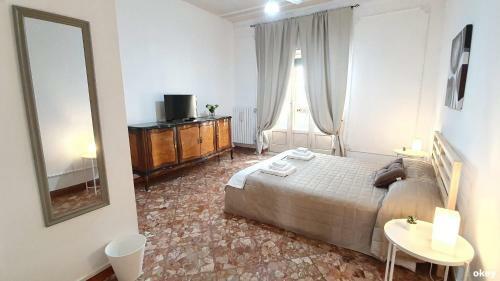 Hostal Apulian Central Apartment - Bari Centro