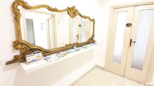 Hostal Apulian Central Apartment - Bari Centro