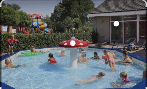 Camping Heino Chalet Rotan 9
