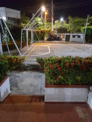 Comparto Casa Con Piscina En Condominio