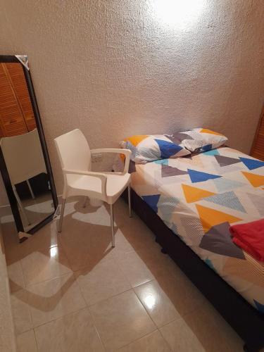 Comparto Casa Con Piscina En Condominio