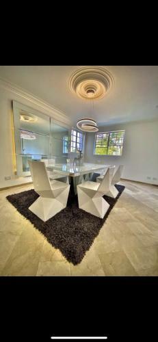 Villa Casa En El Poblado Independiente - San Sebastian
