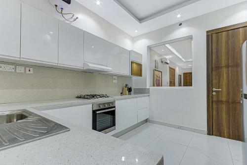 Elizabeth Steve?s Luxury 2 Bedroom Apartment
