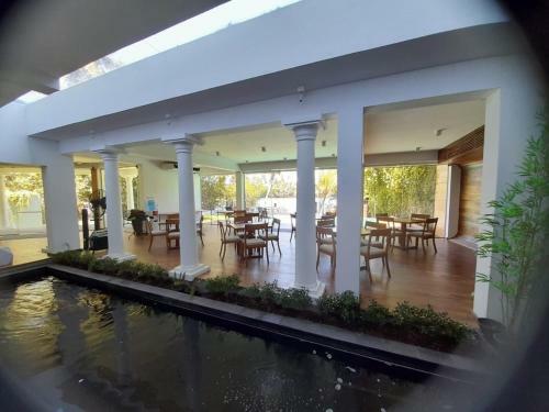 Hotel Riverarc