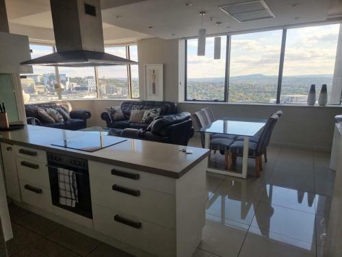 Sandton Skye 3 Bed Exclusive Apartment