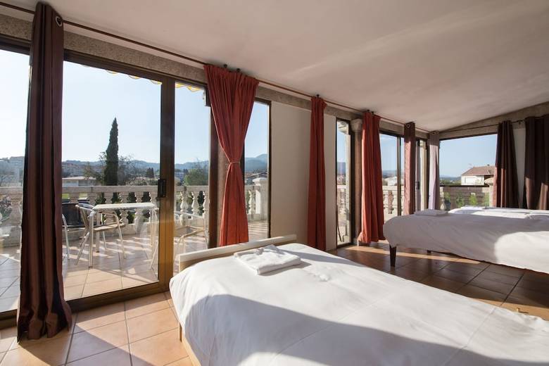 Hostal Albergue Villa San Clemente