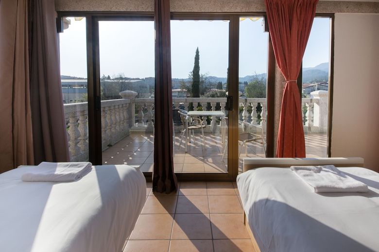 Hostal Albergue Villa San Clemente