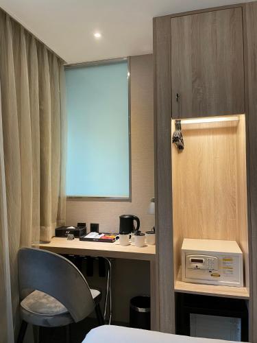Mrhost N Hotel