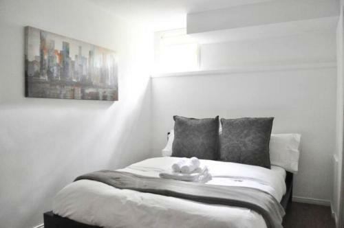 Cozy 1 Bd Suite Centrally Located North Vancouver