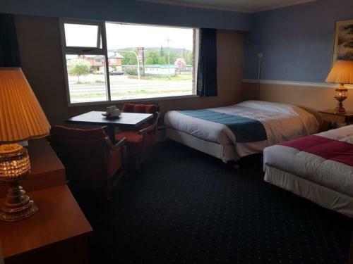 Posada Lakewood Inn