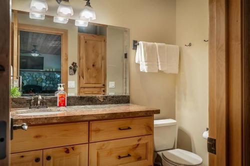 Cozy Cambria Cottage On 13 Acres