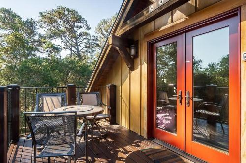 Cozy Cambria Cottage On 13 Acres
