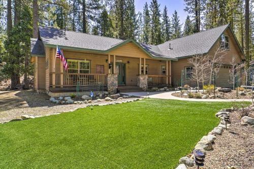 Quiet Graeagle Cabin With Yard, Deck And Grill!