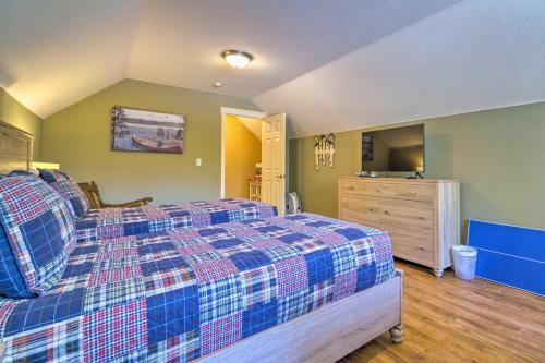 Quiet Graeagle Cabin With Yard, Deck And Grill!