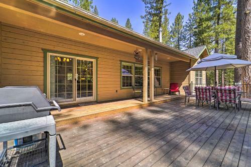 Quiet Graeagle Cabin With Yard, Deck And Grill!