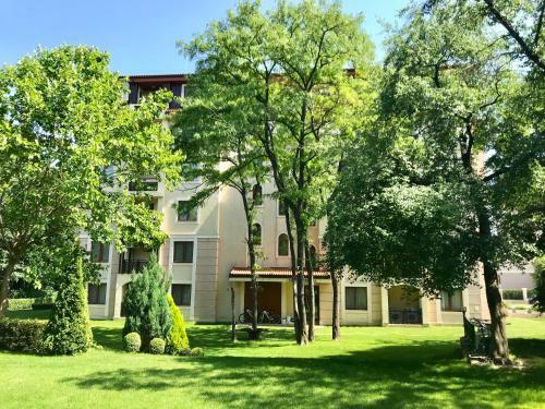 Apartment In Aparthotel Maxi
