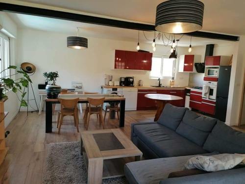 Charmente Maison Joliment Arbor�e.
