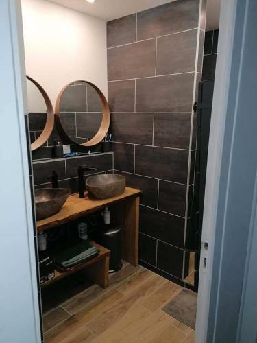 Charmente Maison Joliment Arbor�e.