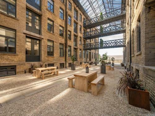 5 Bedroom Luxury Apartment
