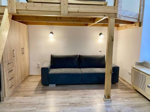 Sasfeszek Apartman (teljes Lak�s)