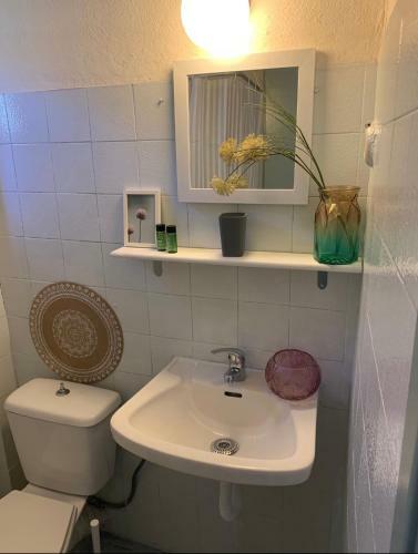 Hostal Tune Inn Guesthouse