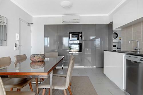 Apartamento Central 3 Bed Unit With Pool & Secure Parking