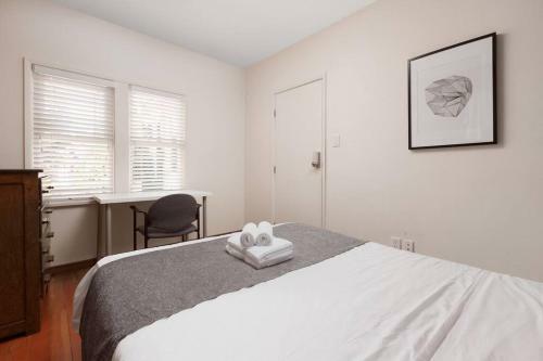 Large 4 Bedroom , 1 Bathroom Upper Suite