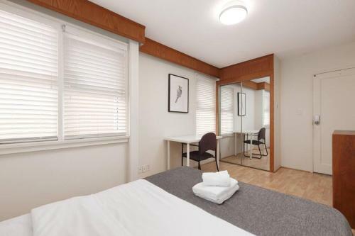Large 4 Bedroom , 1 Bathroom Upper Suite