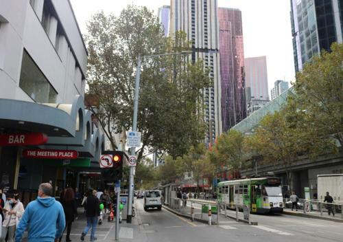 Melbourne Star Apartment