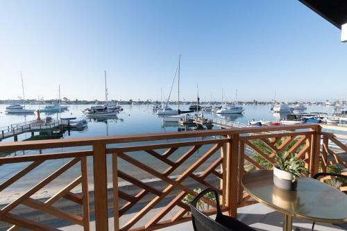 South Bayfront Entire Home 6 Bed / 4.5 Bath