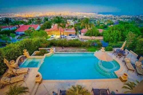 Villa Venetian Mansion - Skyline View & Infinity Pool