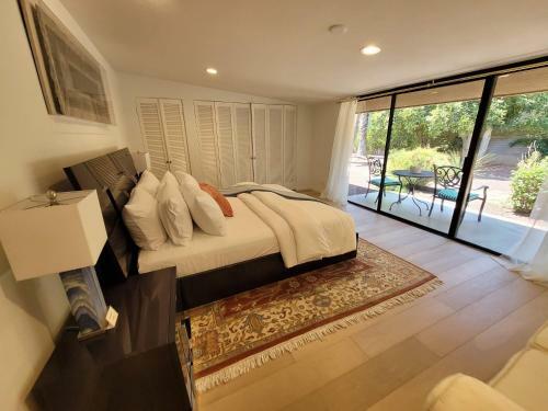 Luxury Private Thunderbird Heights!