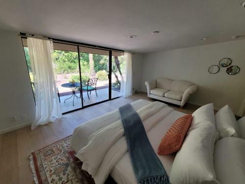 Luxury Private Thunderbird Heights!