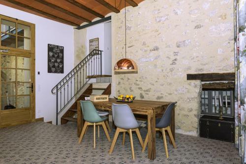 Hostal La Maison Du Chateau