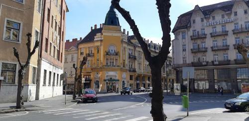 Sz�ll 3 Apartman