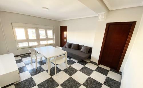 Apartamento Mart�nez Campos (playa La Caleta)