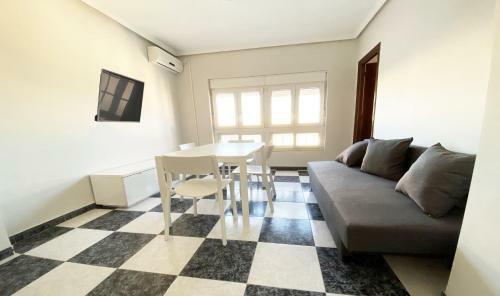 Apartamento Mart�nez Campos (playa La Caleta)