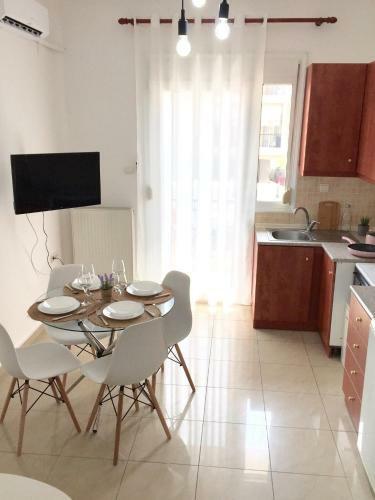 Minimal Apartment Center Kavala