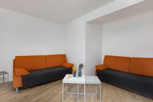 3 Bedroom Apartment Ivana With Private Parking, Punat