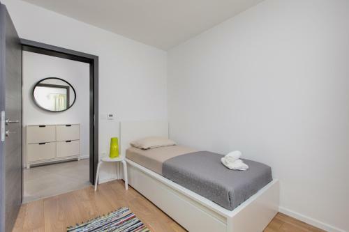 3 Bedroom Apartment Ivana With Private Parking, Punat