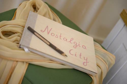 Nostalgia City Apartment
