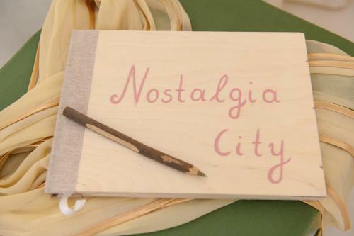 Nostalgia City Apartment