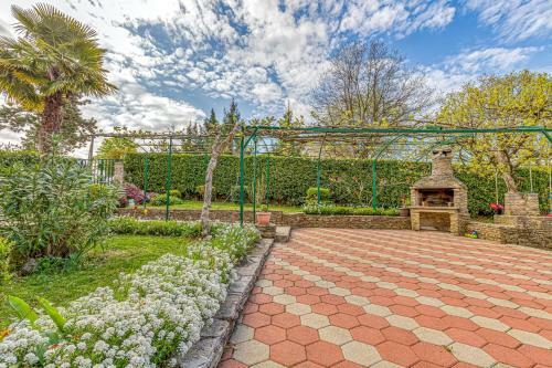 Apartment Flores