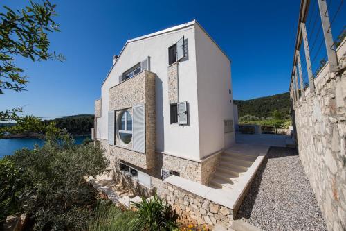 Villa H63