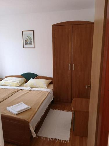Apartments By The Sea Starigrad, Paklenica - 19584