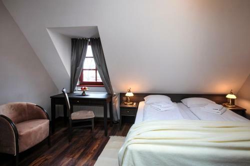 Bed & Breakfast Zeppelin Apartments Simple Acomodation
