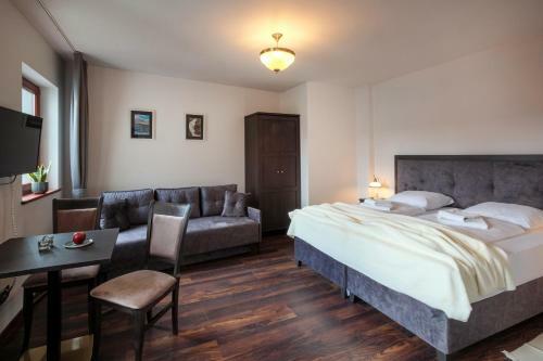 Bed & Breakfast Zeppelin Apartments Simple Acomodation