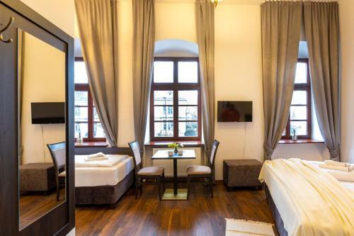 Bed & Breakfast Zeppelin Apartments Simple Acomodation